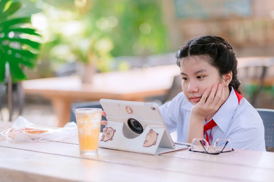 Lệnh cấm và cuộc chiến 'giành lại trẻ em' từ màn hình