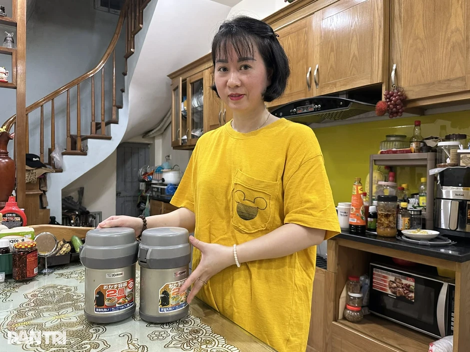 Lo con ăn thịt bẩn, bà mẹ 10 năm liền dậy từ 5h nấu cơm cho con mang đi học Lo con ăn thịt bẩn, bà mẹ 10 năm liền dậy từ 5h nấu cơm cho con mang đi học