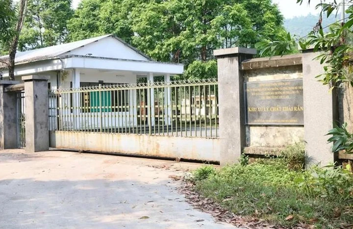 Loạt sai phạm tại khu xử lý rác hơn 3,4 triệu USD hoang phế ở Huế Loạt sai phạm tại khu xử lý rác hơn 3,4 triệu USD hoang phế ở Huế
