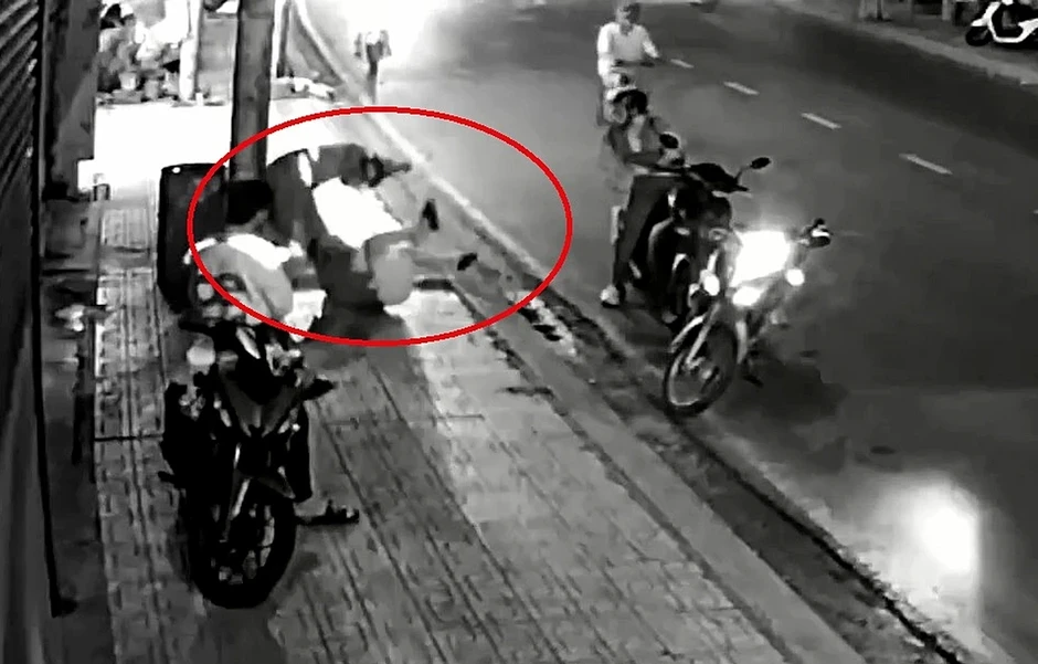 Lời khai của tài xế xe ôm công nghệ chặn đánh người dã man ở TP.HCM Lời khai của tài xế xe ôm công nghệ chặn đánh người dã man ở TP.HCM