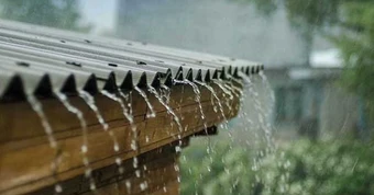Lời khuyên cho các gia đình hứng nước mưa để uống và nấu ăn
