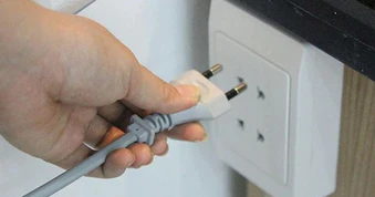 Lời khuyên cho những gia đình không rút phích cắm các thiết bị điện trong nhà