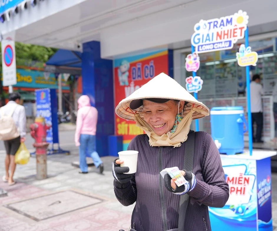 Long Châu mở hơn 1.000 trạm tiếp sức cộng đồng trong mùa hè Long Châu mở hơn 1.000 trạm tiếp sức cộng đồng trong mùa hè