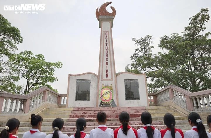 Lớp học vĩnh hằng của 31 cô trò và ký ức đau thương gần 60 năm trước