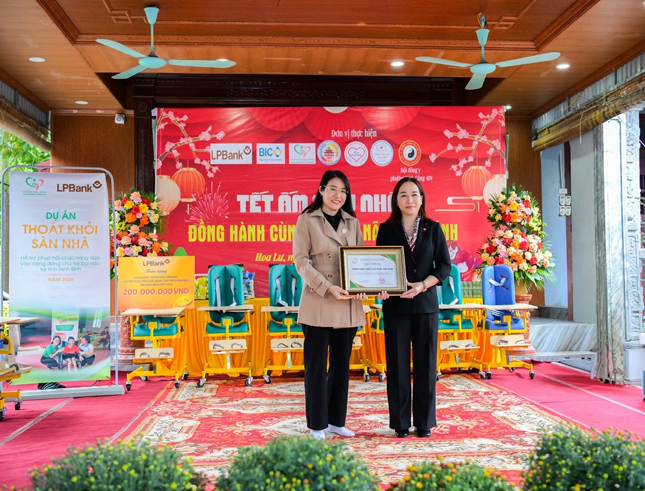 LPBank lan tỏa Tết ấm, hỗ trợ trẻ bại não tại Ninh Bình LPBank lan tỏa Tết ấm, hỗ trợ trẻ bại não tại Ninh Bình