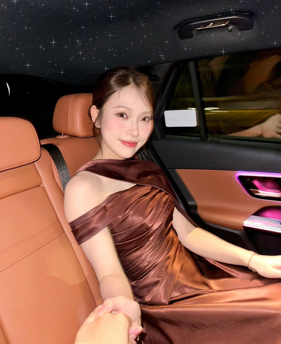 Lựa chọn nhiều bất ngờ của Khánh Vy Lựa chọn nhiều bất ngờ của Khánh Vy