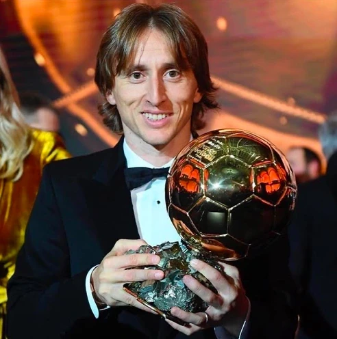 Luka Modrić: Từ cậu bé lớn lên tại trại tị nạn thành huyền thoại bóng đá