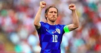 Luka Modrić: Từ cậu bé lớn lên tại trại tị nạn thành huyền thoại bóng đá
