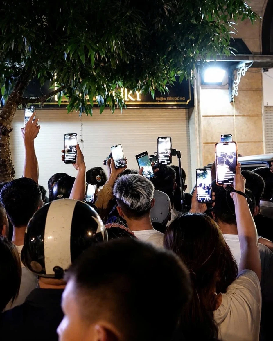 Lý do hàng triệu người bị hút vào livestream 'đấu tố' Lý do hàng triệu người bị hút vào livestream 'đấu tố'