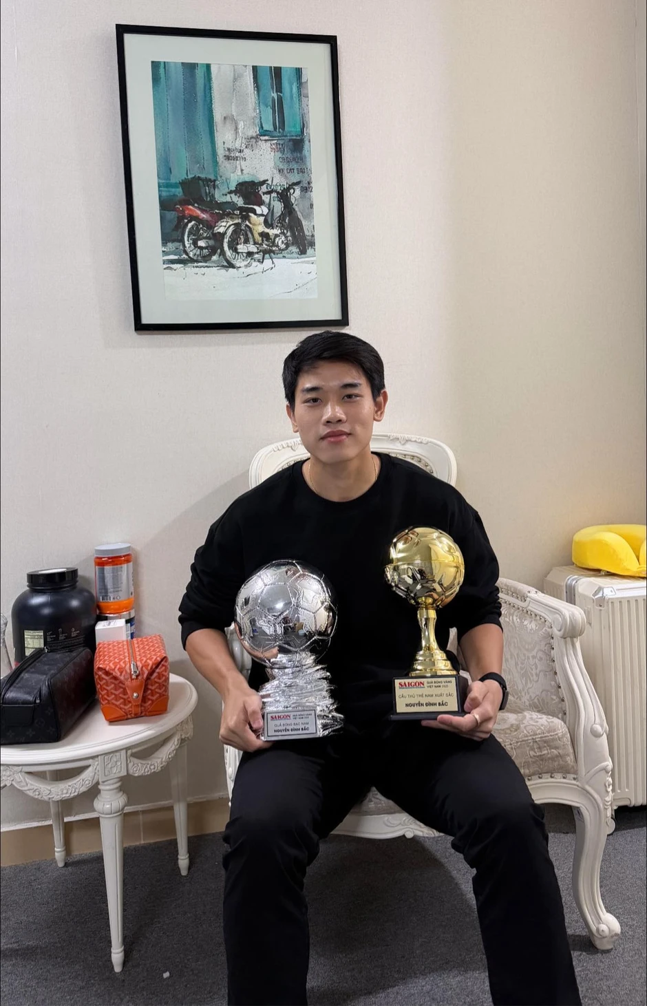 Mỹ nhân cao 1m70 mang quân hàm thiếu úy "lọt top tìm kiếm" với Đình Bắc: Từ gia thế đến học vấn đều đỉnh cao Mỹ nhân cao 1m70 mang quân hàm thiếu úy "lọt top tìm kiếm" với Đình Bắc: Từ gia thế đến học vấn đều đỉnh cao