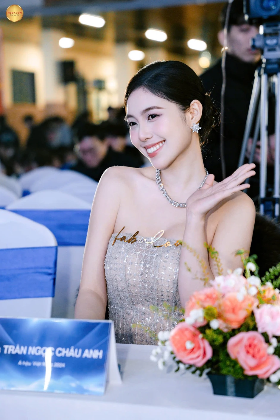 Mỹ nhân cao 1m70 mang quân hàm thiếu úy "lọt top tìm kiếm" với Đình Bắc: Từ gia thế đến học vấn đều đỉnh cao Mỹ nhân cao 1m70 mang quân hàm thiếu úy "lọt top tìm kiếm" với Đình Bắc: Từ gia thế đến học vấn đều đỉnh cao