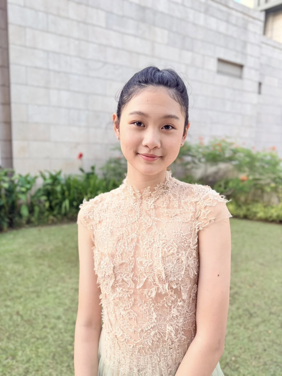 Mỹ nhân Việt là Hoa hậu đẹp nhất châu Á, có con gái cực phẩm: 13 tuổi cao 1m78, học hành giỏi như này!