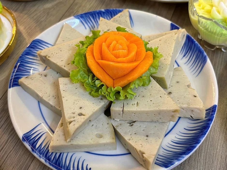 Mâm cỗ chay cúng rằm tháng 7 đủ món ngon của mẹ đảm ở Hà Nội Mâm cỗ chay cúng rằm tháng 7 đủ món ngon của mẹ đảm ở Hà Nội