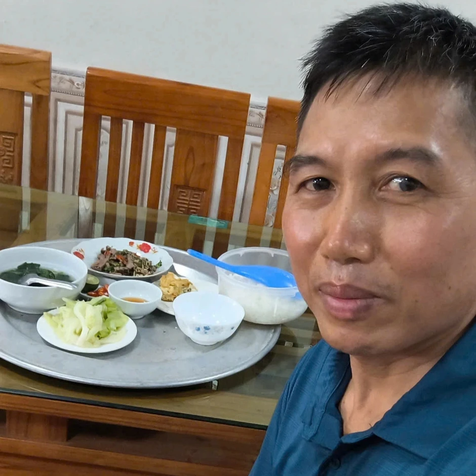 Mâm cơm ở quán ăn tại Phú Thọ đầy rau thịt giá 50.000 đồng, khách bất ngờ Mâm cơm ở quán ăn tại Phú Thọ đầy rau thịt giá 50.000 đồng, khách bất ngờ