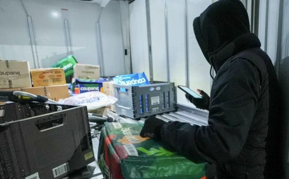 Mặt tối của dịch vụ giao hàng xuyên đêm Mặt tối của dịch vụ giao hàng xuyên đêm
