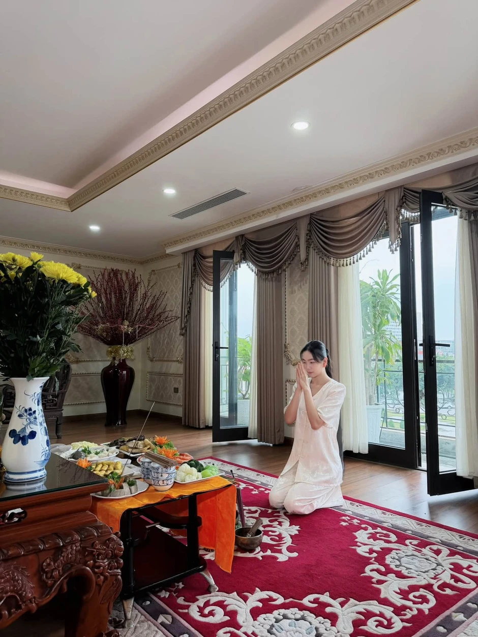 MC SN 1990 từng dẫn bản tin Dự báo thời tiết: Hôn nhân lần 2 viên mãn, sống như "bà hoàng" trong lâu đài nhà chồng ở Bắc Ninh