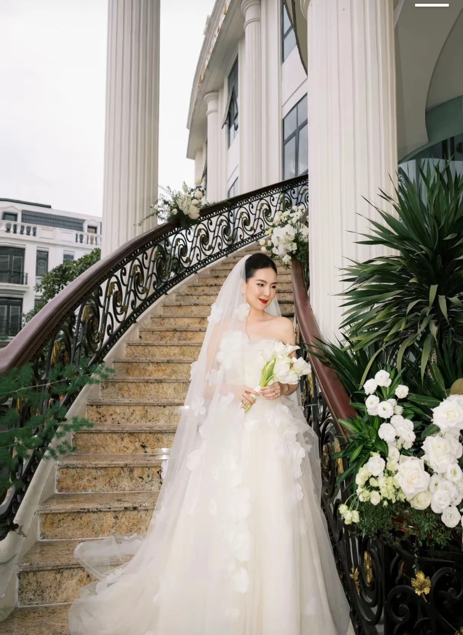MC SN 1990 từng dẫn bản tin Dự báo thời tiết: Hôn nhân lần 2 viên mãn, sống như "bà hoàng" trong lâu đài nhà chồng ở Bắc Ninh