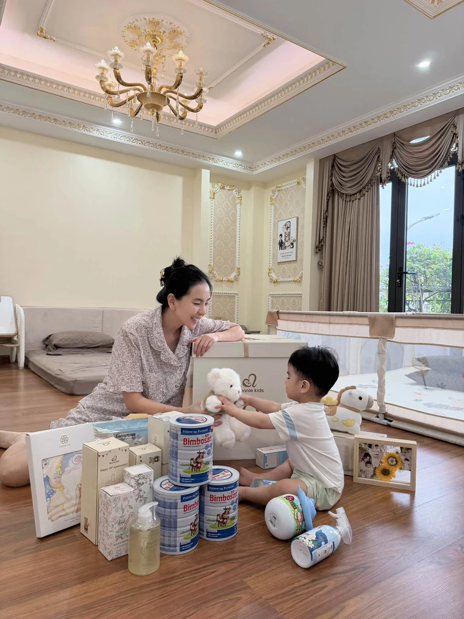 MC SN 1990 từng dẫn bản tin Dự báo thời tiết: Hôn nhân lần 2 viên mãn, sống như "bà hoàng" trong lâu đài nhà chồng ở Bắc Ninh