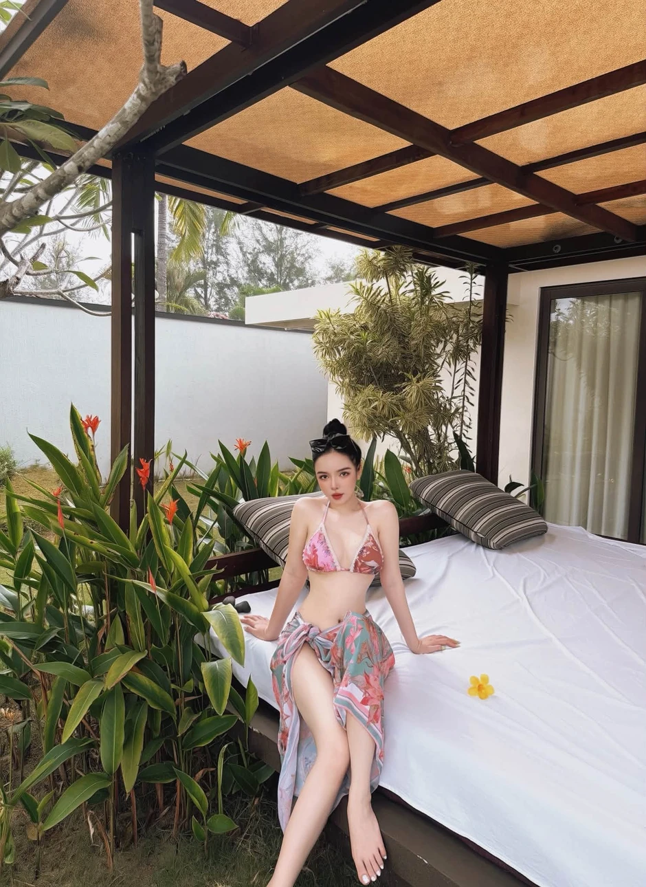 Mẹ 3 con vẫn tự tin khoe dáng, nhan sắc ấn tượng của hot girl U40 khiến CĐM phải trầm trồ Mẹ 3 con vẫn tự tin khoe dáng, nhan sắc ấn tượng của hot girl U40 khiến CĐM phải trầm trồ