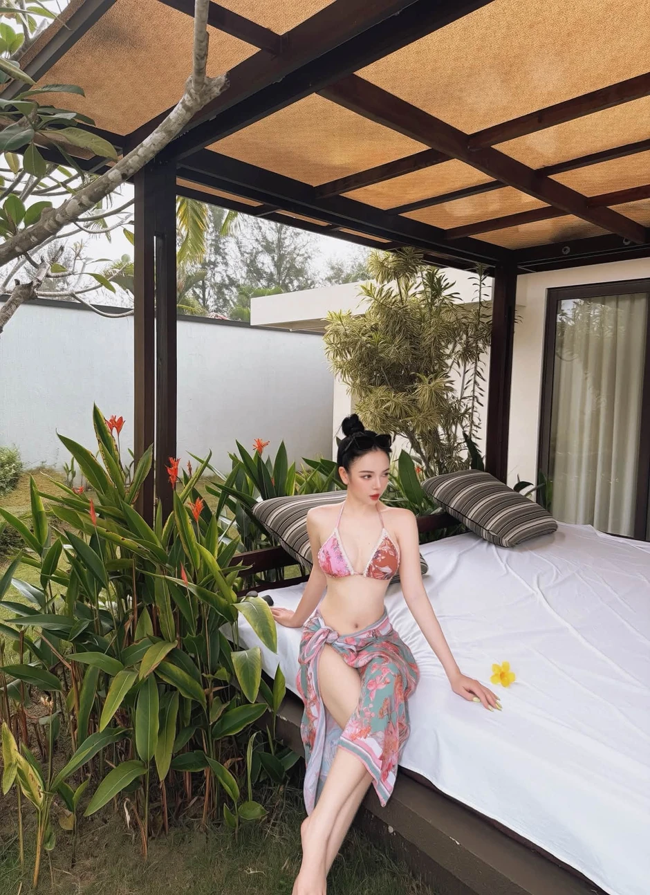 Mẹ 3 con vẫn tự tin khoe dáng, nhan sắc ấn tượng của hot girl U40 khiến CĐM phải trầm trồ Mẹ 3 con vẫn tự tin khoe dáng, nhan sắc ấn tượng của hot girl U40 khiến CĐM phải trầm trồ