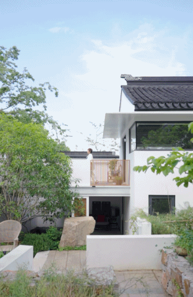 Mẹ 85 tuổi sống một mình, con trai bán nhà để cải tạo không gian sống gia đình Mẹ 85 tuổi sống một mình, con trai bán nhà để cải tạo không gian sống gia đình