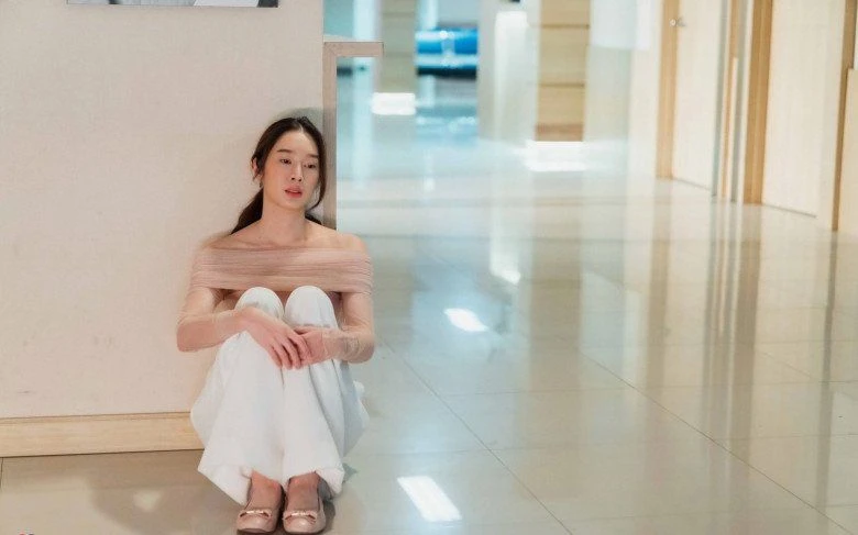 Mẹ chồng nằm liệt giường, con dâu bỏ việc ở nhà chăm sóc, 6 tháng sau bà làm điều không ai ngờ tới