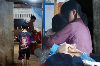 Mẹ của 4 em nhỏ ở Lâm Đồng lên tiếng: “Họ hàng không ưa nên tôi không dám về. Ai nói sao thì nói”