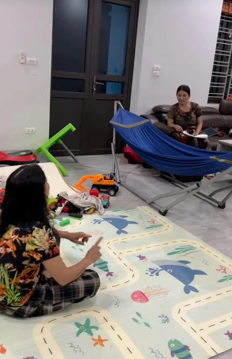 Mẹ đẻ sống chung một nhà với bố mẹ chồng: Bà ngoại Nghệ An lấy nước mắt của bao người bằng cách này!