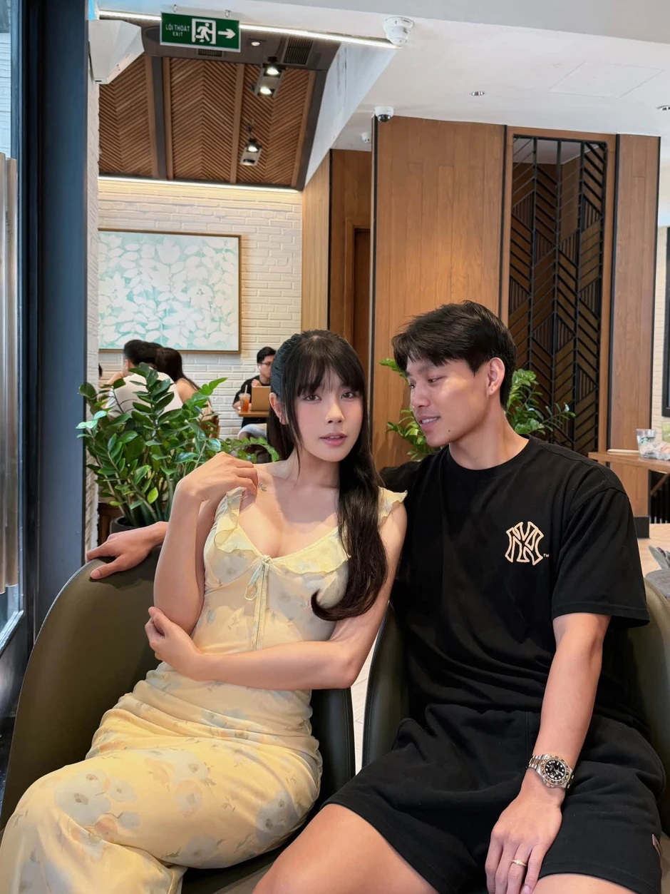 Mẹ đơn thân ở Ninh Bình từng có con gái riêng, lấy chàng trai tân nổi tiếng kém 3 tuổi, được đối xử không tin nổi Mẹ đơn thân ở Ninh Bình từng có con gái riêng, lấy chàng trai tân nổi tiếng kém 3 tuổi, được đối xử không tin nổi