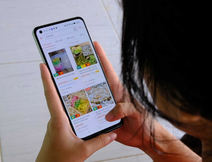 Mẹ tôi về hưu lương 7 triệu nhưng tháng nào cũng gọi điện xin thêm, tôi không nỡ từ chối nhưng chồng tôi thì bắt đầu có hành động lạ Mẹ tôi về hưu lương 7 triệu nhưng tháng nào cũng gọi điện xin thêm, tôi không nỡ từ chối nhưng chồng tôi thì bắt đầu có hành động lạ
