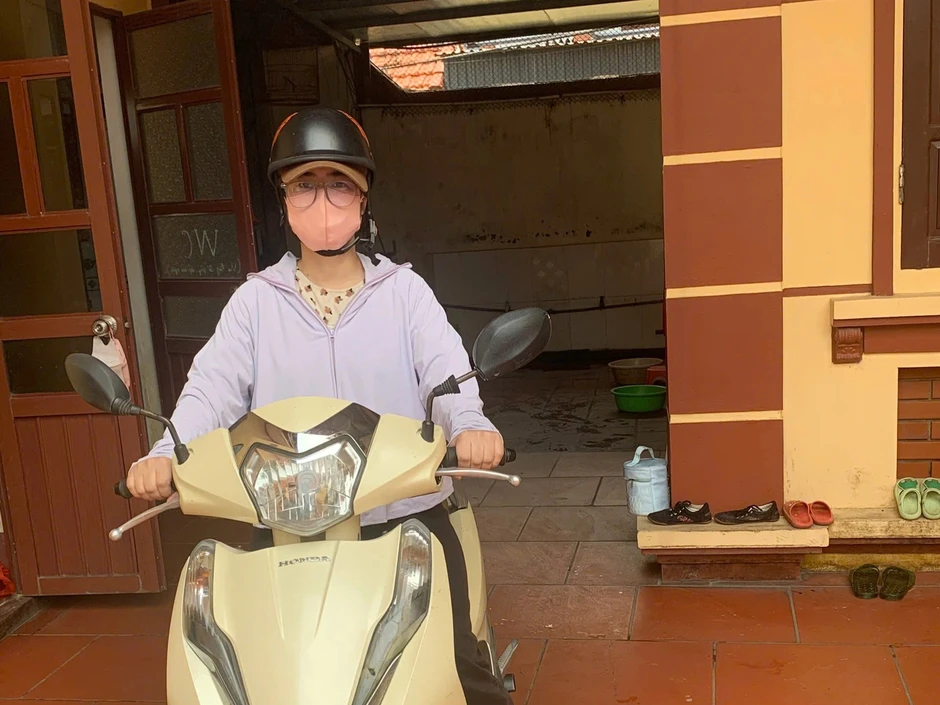 Mẹ trẻ về quê ở nhà vườn 700m2, mỗi ngày đi 60km lên phố Hà Nội làm việc
