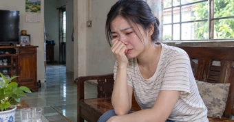 Mẹ U50 tái hôn với người đàn ông hơn 11 tuổi, con gái phản đối kịch liệt, 2 năm sau xảy ra chuyện khó ngờ