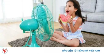 Mẹo làm mát nhà thông minh chỉ bằng quạt điện trong ngày "nắng nóng điên đảo"