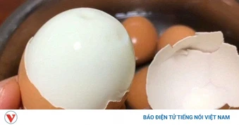 Mẹo luộc trứng giúp bóc vỏ trong tích tắc