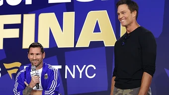 Messi lần đầu lên tiếng về bức ảnh tắm cho Yamal - Báo TinVina
