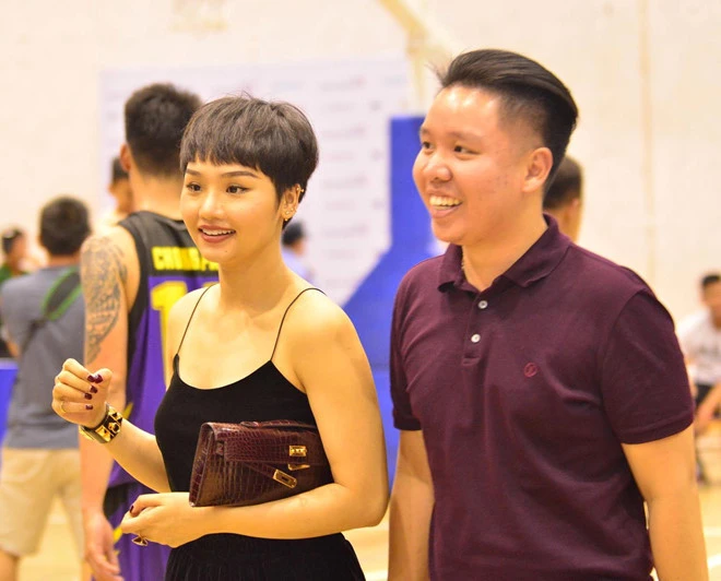 Miu Lê kín tiếng chuyện yêu đương, lần công khai gần nhất cũng đã hơn 10 năm Miu Lê kín tiếng chuyện yêu đương, lần công khai gần nhất cũng đã hơn 10 năm