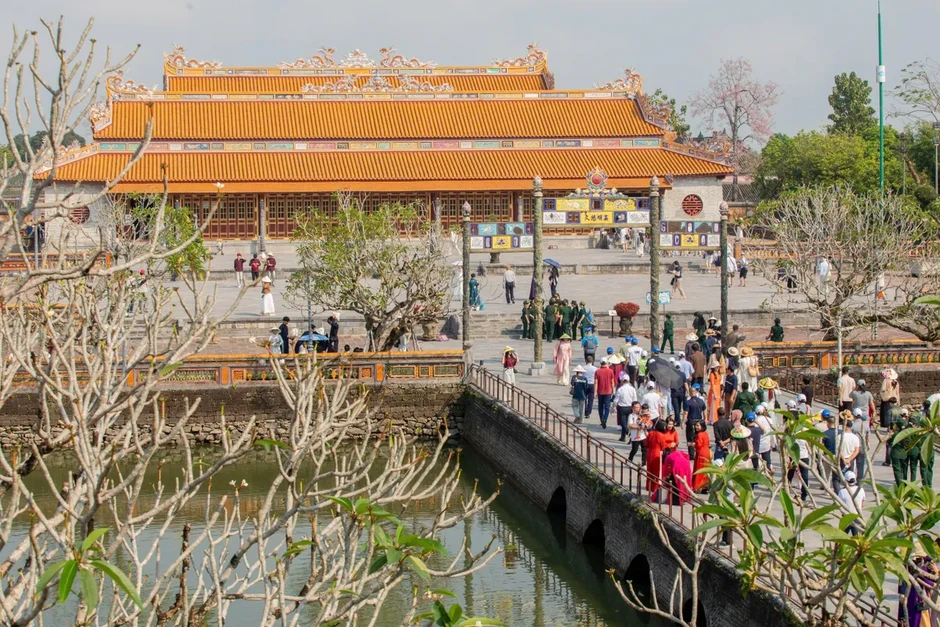 Mở cửa di tích dịp Giải phóng Huế, hàng nghìn du khách tham quan Mở cửa di tích dịp Giải phóng Huế, hàng nghìn du khách tham quan