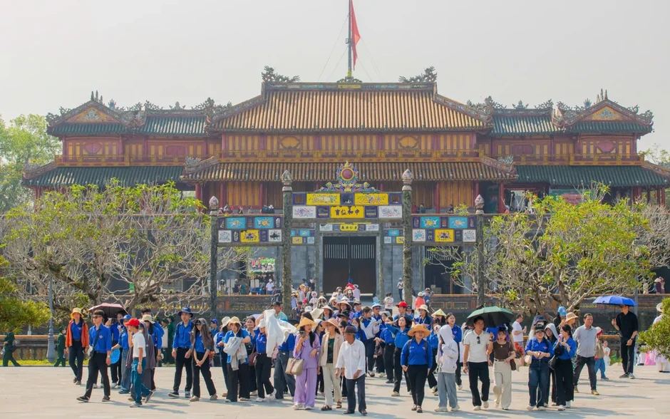 Mở cửa di tích dịp Giải phóng Huế, hàng nghìn du khách tham quan Mở cửa di tích dịp Giải phóng Huế, hàng nghìn du khách tham quan