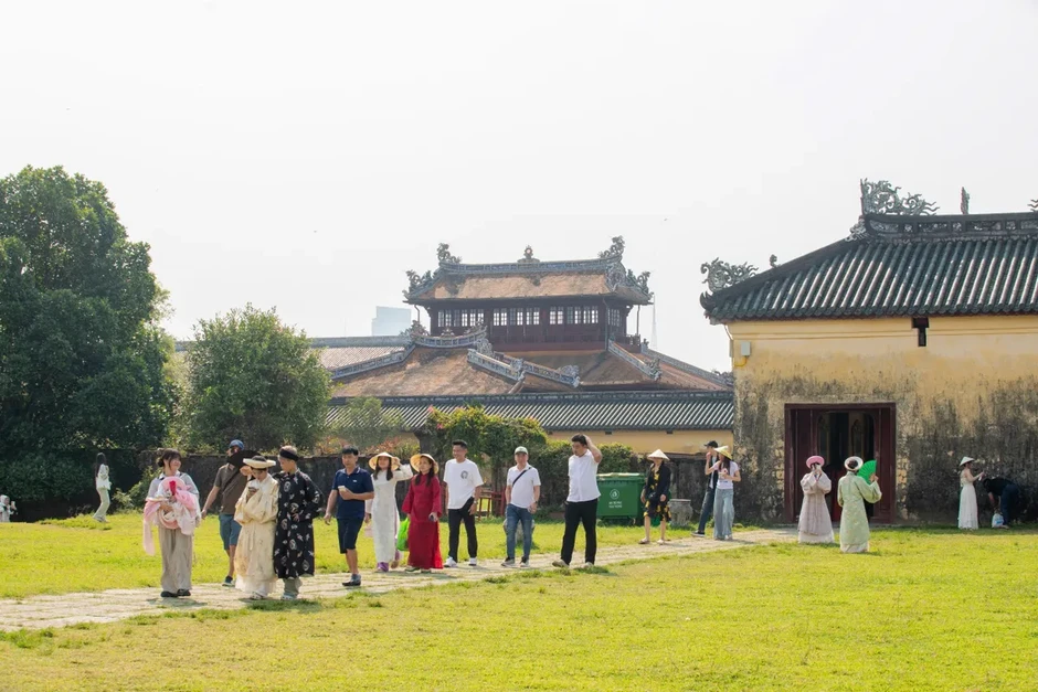 Mở cửa di tích dịp Giải phóng Huế, hàng nghìn du khách tham quan Mở cửa di tích dịp Giải phóng Huế, hàng nghìn du khách tham quan