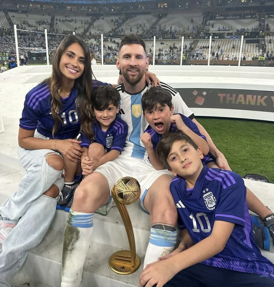 Mối tình hơn 30 năm của Messi và người phụ nữ khiến anh không thể rời mắt