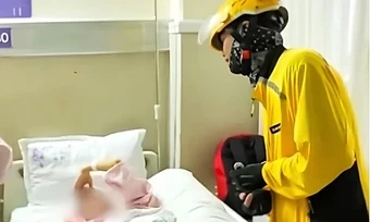 Món quà bất ngờ của cộng đồng tài xế giao hàng cho cô gái ung thư