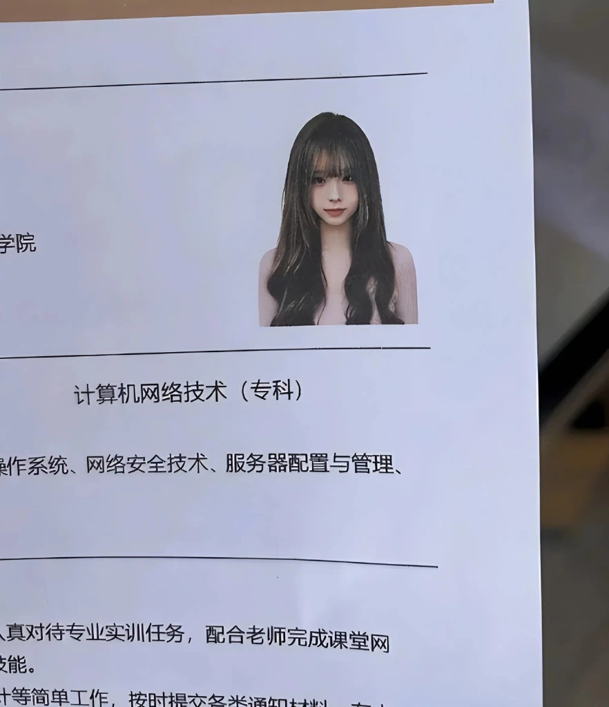Một chiếc CV có ảnh chân dung xinh như hot girl khiến dân tuyển dụng phải lên tiếng
