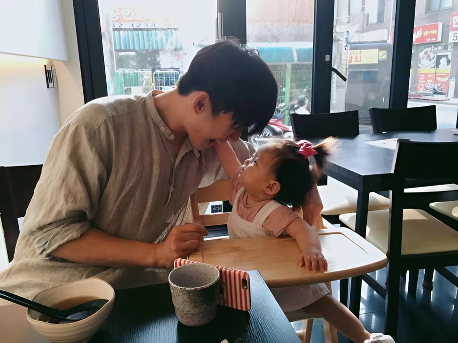 Một người cha có 3 thói quen này là phúc của con cái