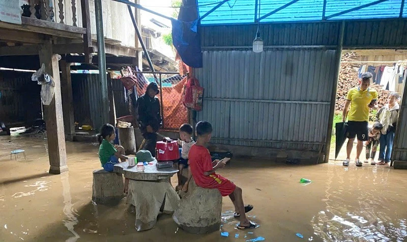 Mưa lớn, Điện Biên bị thiệt hại về giao thông, nhà ở của nhân dân Mưa lớn, Điện Biên bị thiệt hại về giao thông, nhà ở của nhân dân