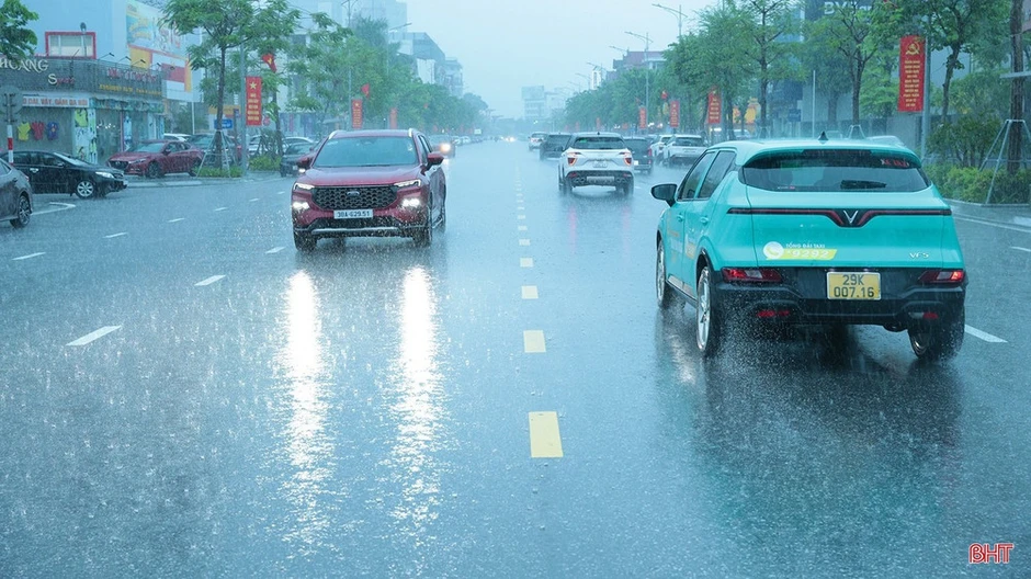 Mưa lớn gây ngập cục bộ, chia cắt một số khu vực tại Nghệ An, Hà Tĩnh Mưa lớn gây ngập cục bộ, chia cắt một số khu vực tại Nghệ An, Hà Tĩnh