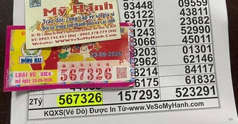 Mua vé số khi đang trông cháu, bà ngoại ở TP.HCM nhận tin bất ngờ