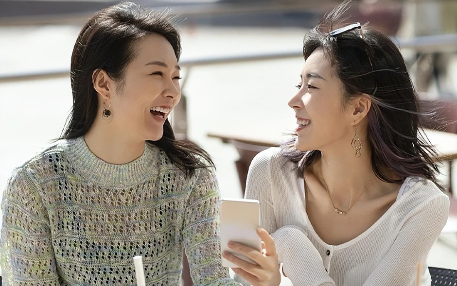 Mừng cưới đồng nghiệp 7 triệu đồng nhưng nhận lại quà là chiếc cốc cũ, tôi cắt đứt quan hệ: 6 tháng sau hối hận vì lý do không ngờ