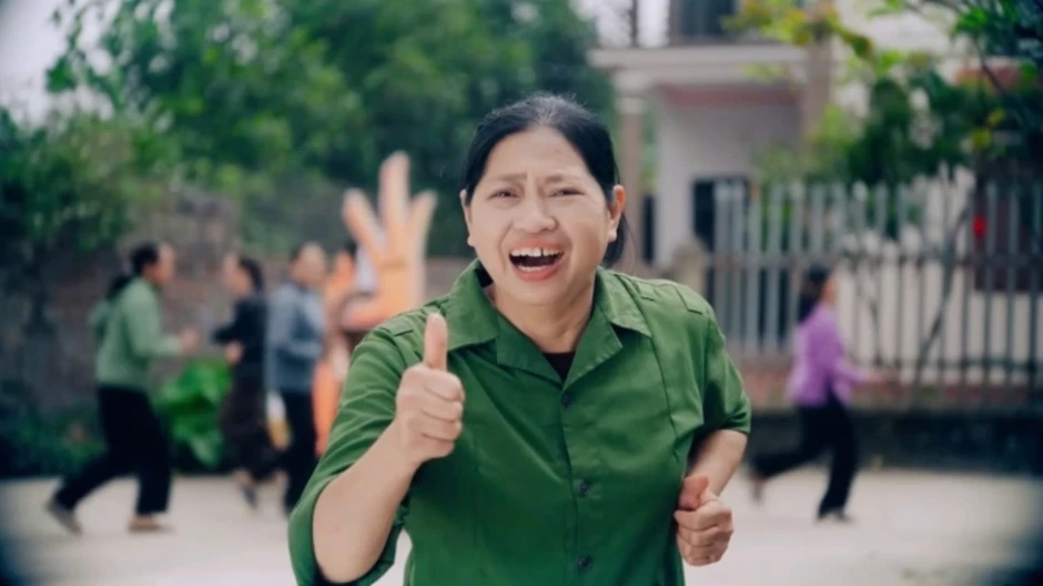 MV 'Bà Tuyết hơi non' của Tuấn Cry hút 700.000 lượt xem MV 'Bà Tuyết hơi non' của Tuấn Cry hút 700.000 lượt xem