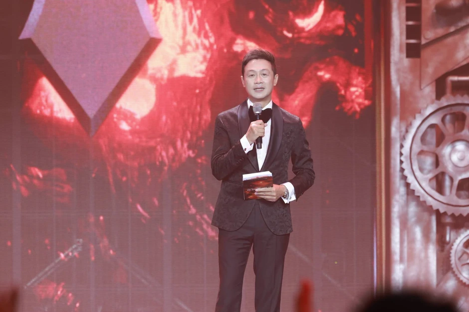 Nam MC giờ vàng VTV là Thủ khoa Nhạc viện Hà Nội: 43 tuổi làm giám đốc dàn nhạc, hoàng tử cello "trẻ lâu nhất Việt Nam" Nam MC giờ vàng VTV là Thủ khoa Nhạc viện Hà Nội: 43 tuổi làm giám đốc dàn nhạc, hoàng tử cello "trẻ lâu nhất Việt Nam"