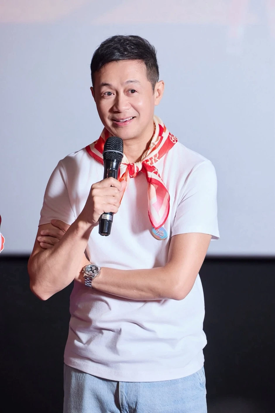 Nam MC giờ vàng VTV là Thủ khoa Nhạc viện Hà Nội: 43 tuổi làm giám đốc dàn nhạc, hoàng tử cello "trẻ lâu nhất Việt Nam" Nam MC giờ vàng VTV là Thủ khoa Nhạc viện Hà Nội: 43 tuổi làm giám đốc dàn nhạc, hoàng tử cello "trẻ lâu nhất Việt Nam"